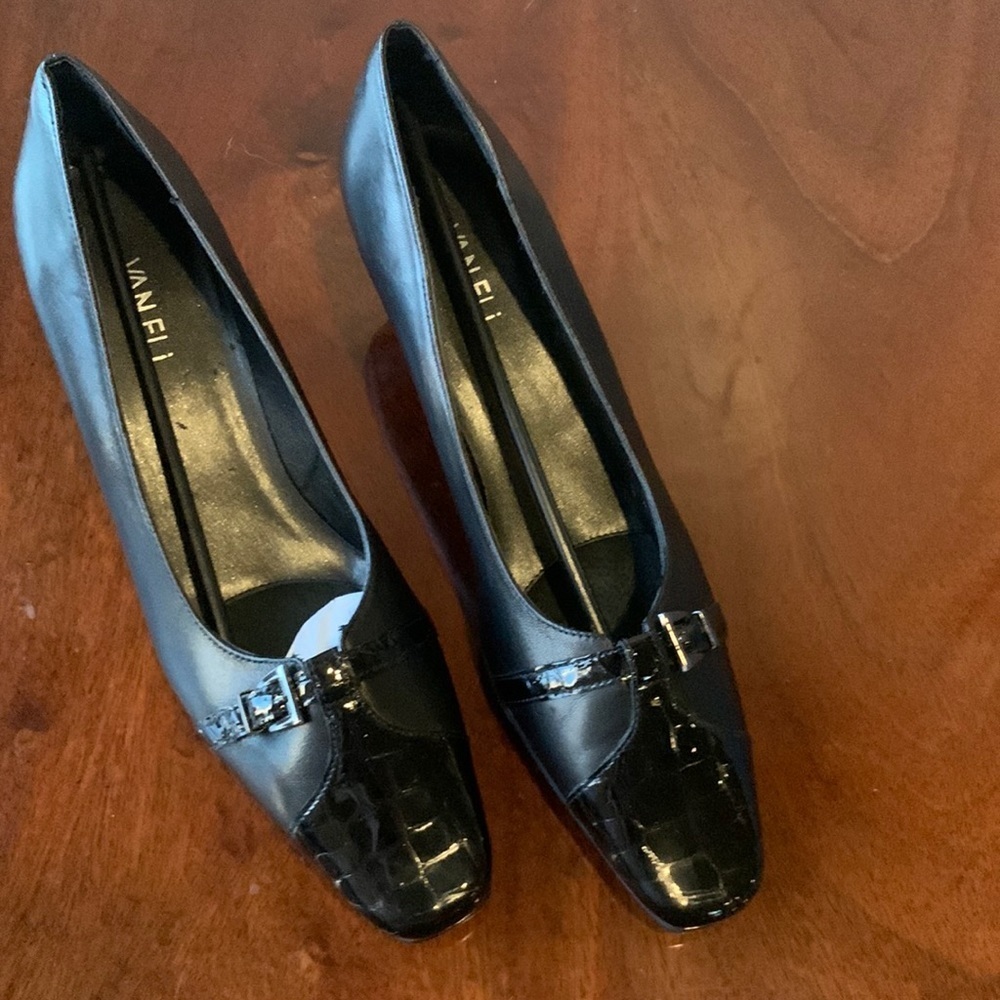 Van Eli Women's Black Snake Skin Pumps, 9